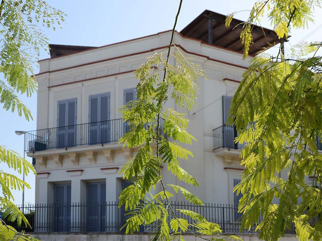Maremaris B&B Trani Exteriör bild